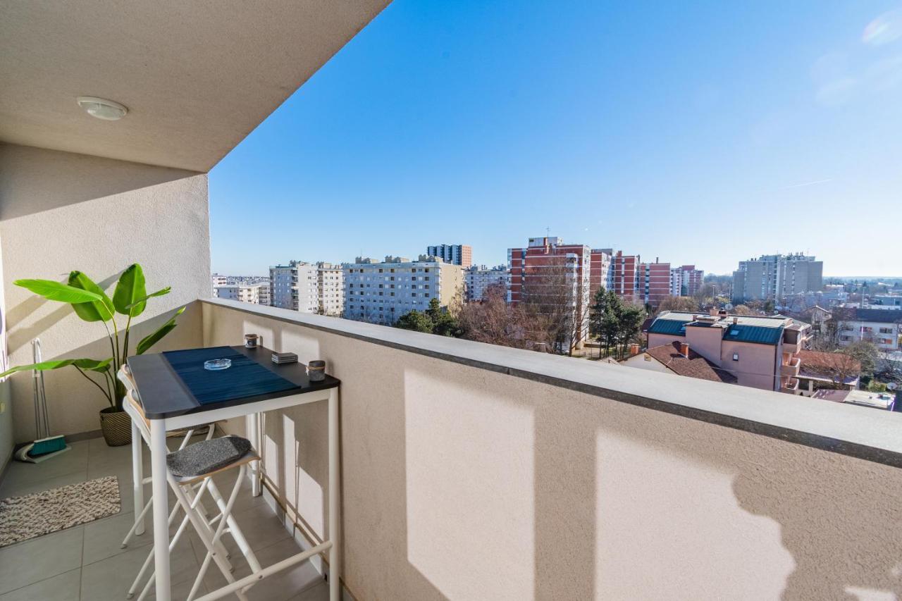 Flexible Selfcheckins 30 - Zagreb - Garage - Electric Vehicle Ccharger - Big Loggia - New - Apartments Repinc 30 Dış mekan fotoğraf